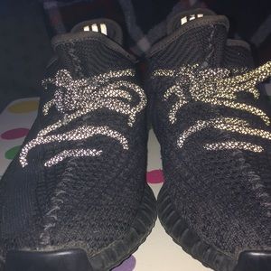 YEEZY350 static black